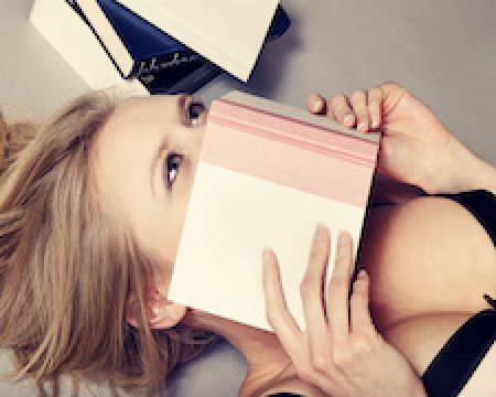 Warum erlebt erotische Literatur insbesondere bei Frauen einen wachsenden Zuspruch?