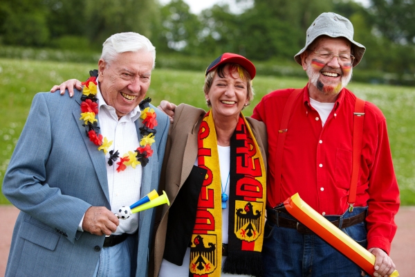Europameisterschaft und Olympiade: Wie die Generation 50plus die Sporthighlights des Jahres verfolgt