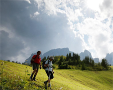 Wandern und entspannen in der alpinen Welt der Drei Zinnen in Südtirol